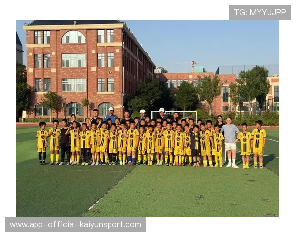 青训教练的专业化发展之路，青训足球教练员的职责